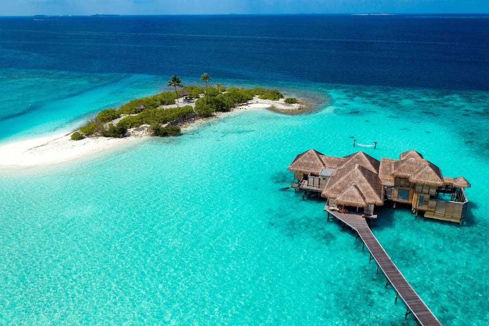 GLM_Aerial-View-of-Family-Villa-38-with-3-Palm-Island-1 Kopie-min