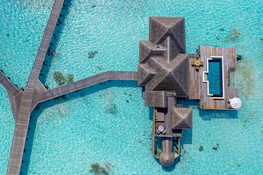 GLM_Aerial-View-of-Residence-with-Pool-1 Kopie-min