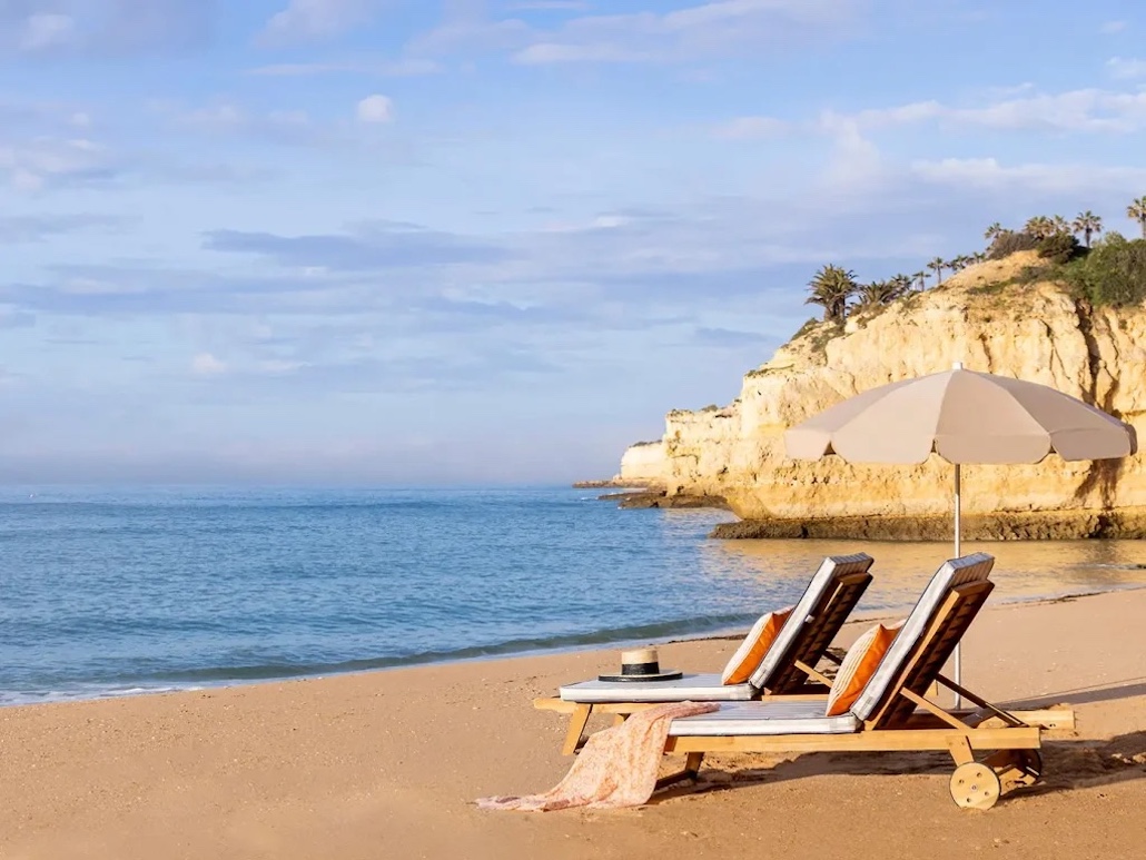 White Exclusive Suites and Villas